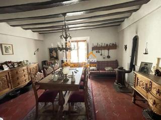 Casa a Ezcaray. Casa en el centro del pueblo, ideal para inversores!!