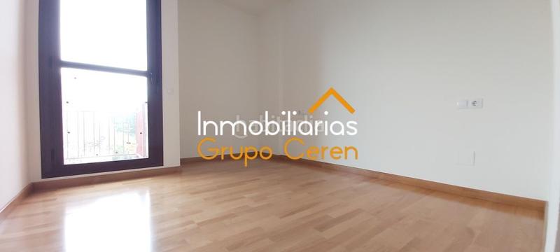 Foto 2814d021-ff88-47dc-9a1b-70121ceed5b3. Casa adosada adosado a estrenar con jardín privado en urbanización con piscina y amplia zona verde en Canillas de Río Tuerto