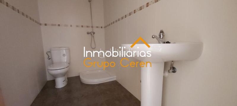 Foto 348da678-272f-4893-bd31-c8e518fdd70a. Casa adosada adosado a estrenar con jardín privado en urbanización con piscina y amplia zona verde en Canillas de Río Tuerto