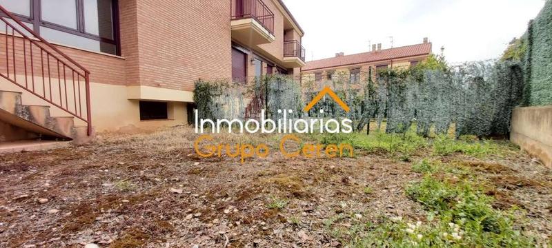 Foto 6908f295-523b-4ecb-bc89-88b841a83166. Casa adosada adosado a estrenar con jardín privado en urbanización con piscina y amplia zona verde en Canillas de Río Tuerto