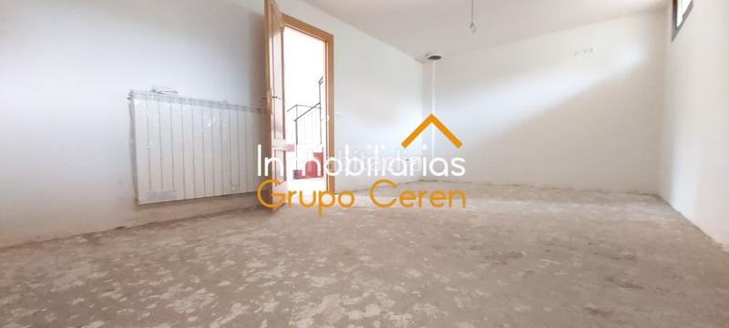 Foto a674f951-3e6c-4af5-a066-937e9131396a. Casa adosada adosado a estrenar con jardín privado en urbanización con piscina y amplia zona verde en Canillas de Río Tuerto
