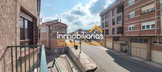 Pis a Cerezo de Río Tirón. Piso en avenida principal con  amplia terraza con vistas a la ca