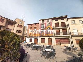 Maison à Castañares de Rioja. Casa de dos viviendas en castañares de rioja con merendero  cent