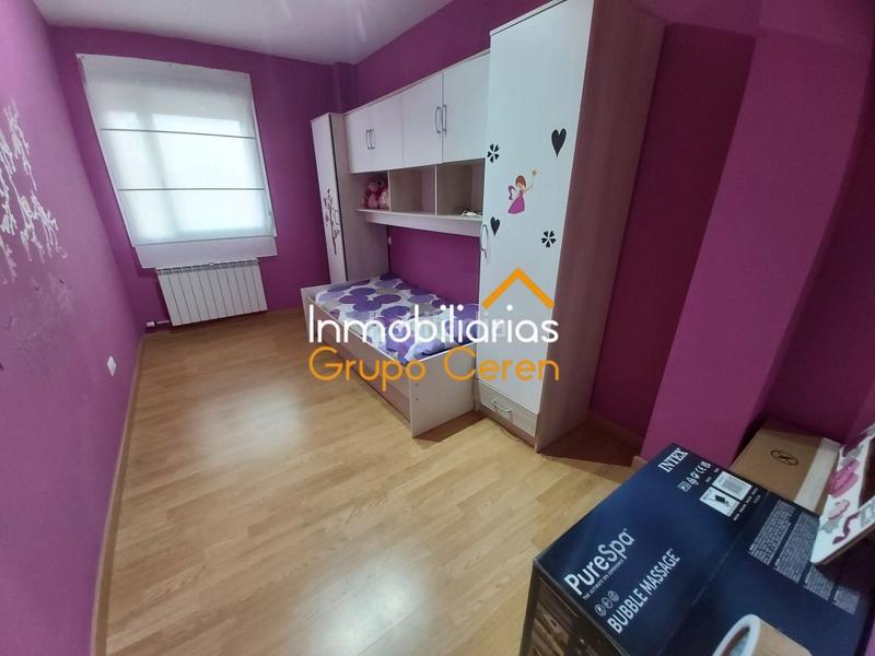 Foto d6eba478-e8b9-4e27-bbde-89293347c984. Piso en grañon, ven a descubrir este coqueto bajo en urbanización con piscina en Grañón