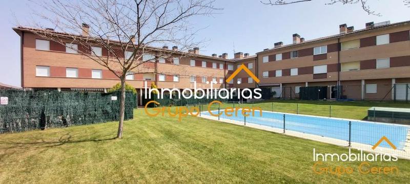 Foto f027bd50-4bb1-4370-abc4-e3a37e9e1056. Piso en grañon, ven a descubrir este coqueto bajo en urbanización con piscina en Grañón