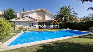 Maison  Paseo cihuri. Descubre tu oasis privado en este espectacular chalet independie