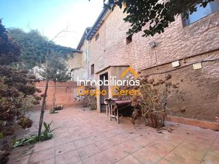 Casa a Baños de Río Tobía. En baños de rioja casa de pueblo restaurada, conpatiojardín y ca
