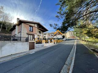 Xalet  Carretera ezcaray valgañón. Chalet individual en urbanizacion usarena