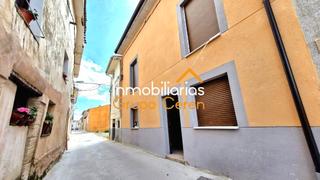 Casa a Fresno de Río Tirón. Presentamos esta encantadora casa independiente de tres plantas,