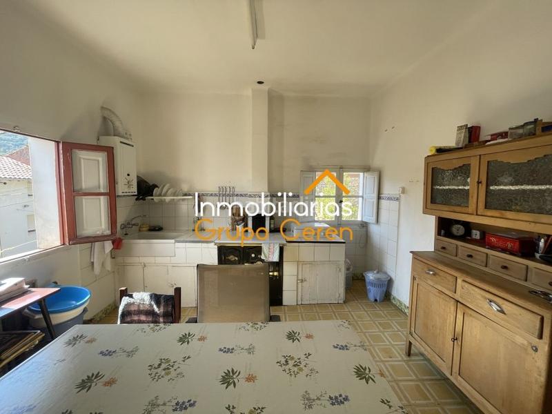 Foto adff2af7-16bd-4bef-9509-85390f82082a. Casa casona de tres plantas de 170 m2 cu en Ojacastro
