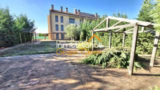 Apartamento  Avenida la rioja. Una oportunidad única para vivir en un espectacular bajo con jar