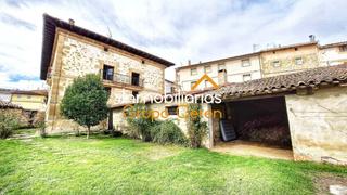 Casa a Treviana. Espectacular casona del siglo xvii, con encanto en treviana