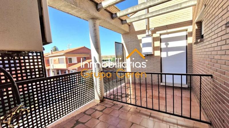 Foto 569c92be-7837-4338-b762-6c6d71ee24e9. Casa adossada amb calefacció aparcament a Alesanco