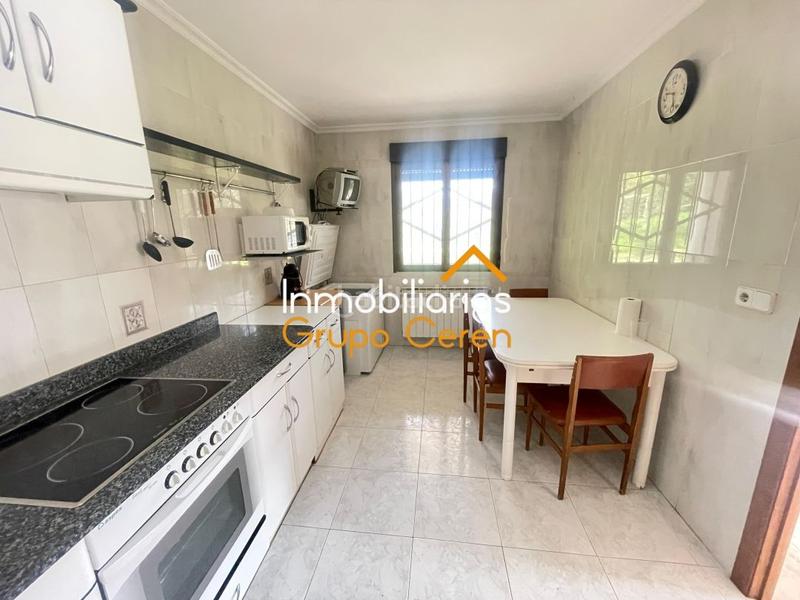 Foto 0d499480-3ba3-47eb-bbd3-d8308204e96b. Haus mit heizung parking in Santurdejo