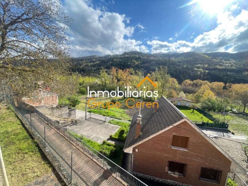 Foto 164ddc33-b5fb-4f47-8c55-b4d0641cbb84. Haus mit heizung parking in Santurdejo