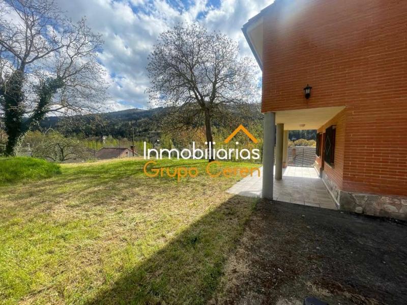 Foto 2e42543f-aa62-4f92-a9e3-9d87917fd8c6. Haus mit heizung parking in Santurdejo