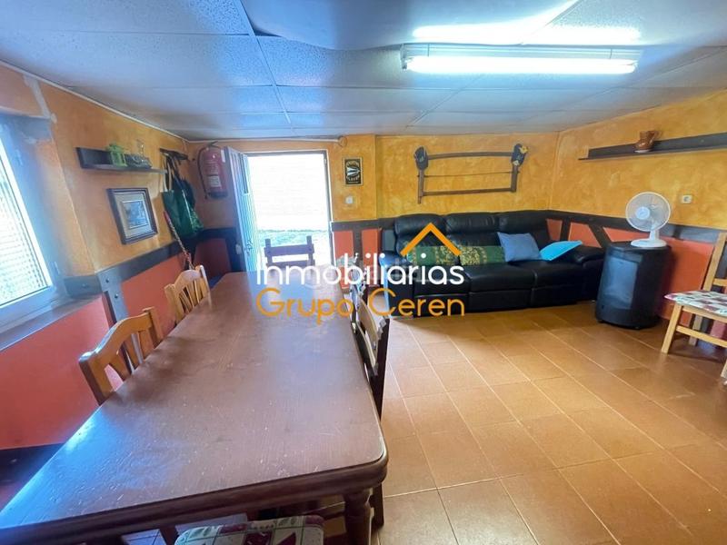 Foto 41c14a86-89a8-4830-aa1c-033418e0b693. Haus mit heizung parking in Santurdejo