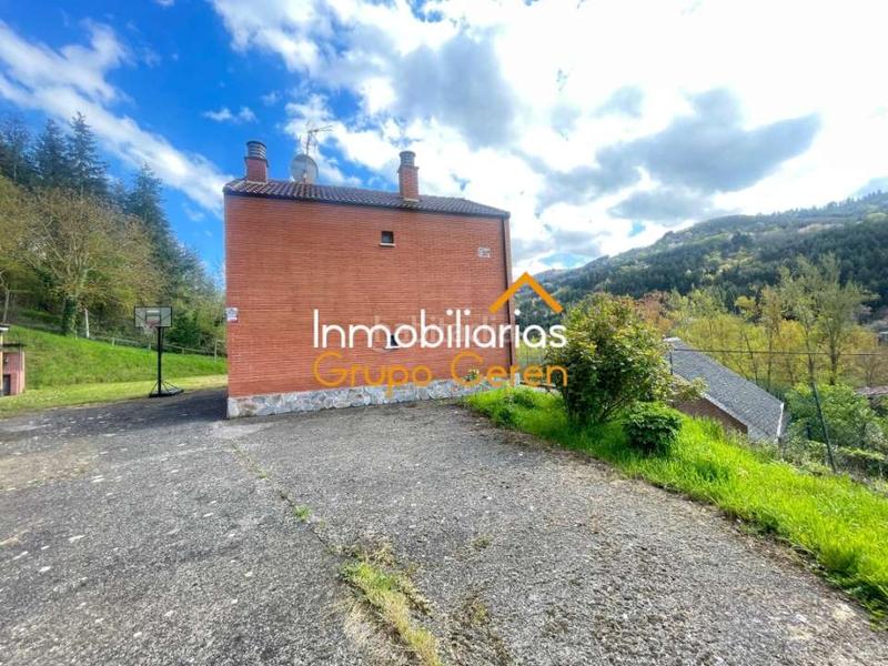 Foto 5a0de85c-74bf-4a45-b60d-5efbe6132a24. Haus mit heizung parking in Santurdejo