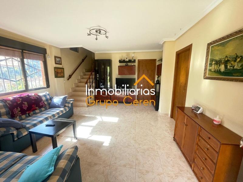 Foto 8533a22e-7176-4b2c-a601-546dc6fbcbcb. Haus mit heizung parking in Santurdejo