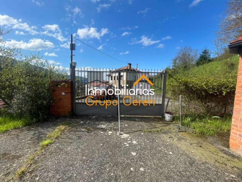 Foto 8536f88b-a00c-40e9-a3d1-88c02af5aa23. Haus mit heizung parking in Santurdejo