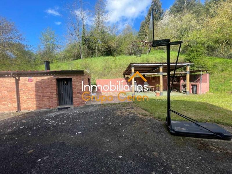 Foto 8d29b750-f99f-4b93-9538-d78318d485dc. Haus mit heizung parking in Santurdejo