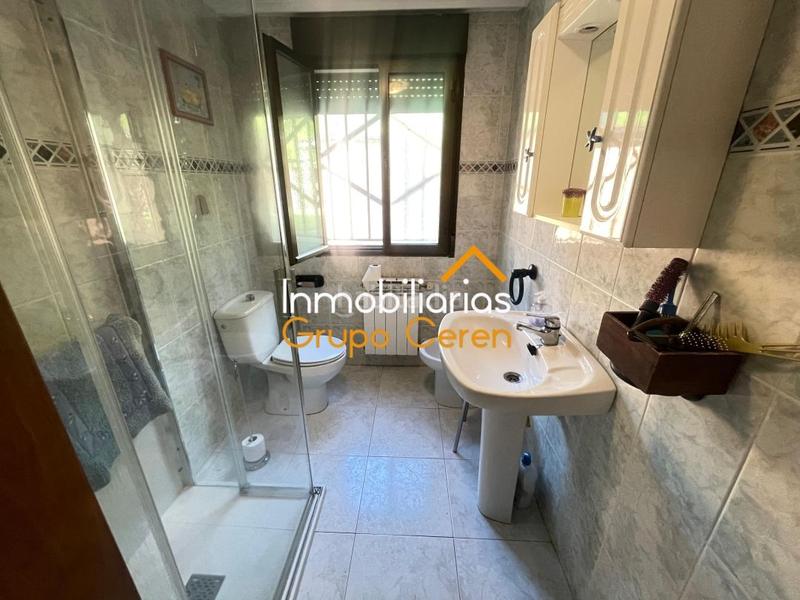 Foto dea77746-a82c-4cc4-af0a-a5fabe3898ea. Haus mit heizung parking in Santurdejo