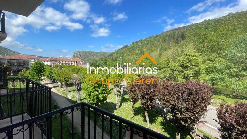 Foto cdd9cfa4-f227-45f4-9930-c21cbc2bd94d. Apartamento coqueto apartamento con vistas al río en Ezcaray