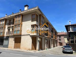 Location Local commercial à Ezcaray. Local centrico de 207m2 en el casco historico