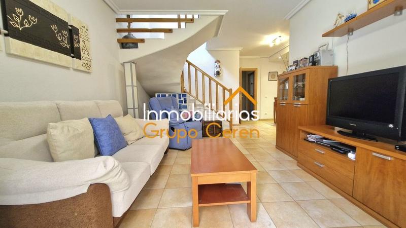 Foto 08cf2bd3-43fa-4355-8cca-ba1fa2d24f69. Casa adosada adosado en esquina, una localidad perfecta vivir de continuo o venir a disfrutar los fines de semana. en Alesanco