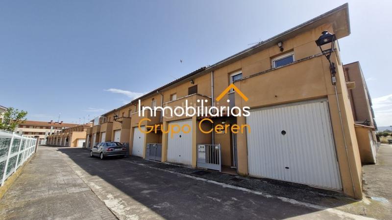 Foto 528eb654-c1b5-481b-b14e-8a1efbc1fd83. Casa adosada adosado en esquina, una localidad perfecta vivir de continuo o venir a disfrutar los fines de semana. en Alesanco