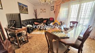 Appartement à Santo Domingo de la Calzada. Amplio piso con dos terrazas y garaje en opcional en el centro d