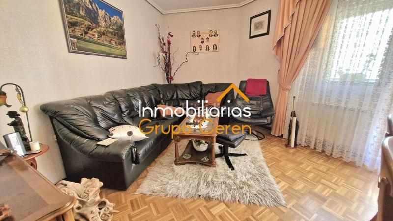 Foto 22f8b907-6d04-41d7-9401-d8c5c01c4a2c. Piso amplio piso con dos terrazas y garaje en opcional en el centro de la ciudad en Santo Domingo de la Calzada