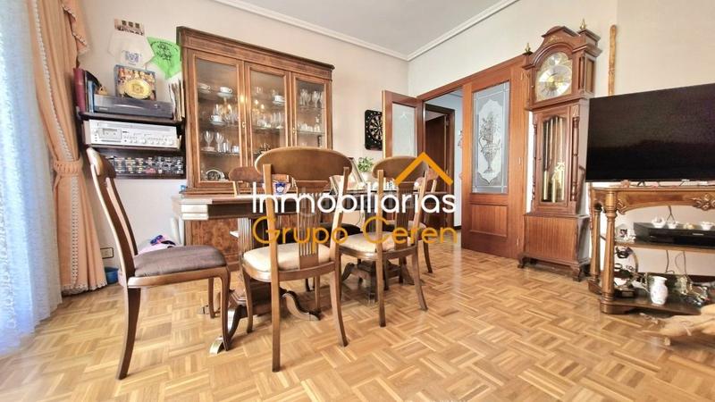 Foto 39047ef3-1a89-41e6-b959-13b2a39f0a8e. Piso amplio piso con dos terrazas y garaje en opcional en el centro de la ciudad en Santo Domingo de la Calzada
