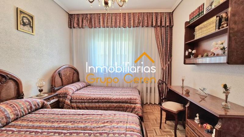 Foto b9eb699b-8e3e-4a68-ac3d-ed5185ec468f. Piso amplio piso con dos terrazas y garaje en opcional en el centro de la ciudad en Santo Domingo de la Calzada