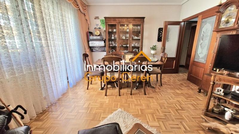 Foto cd2ed6ea-4640-427b-85de-a32b4eeaddf5. Piso amplio piso con dos terrazas y garaje en opcional en el centro de la ciudad en Santo Domingo de la Calzada