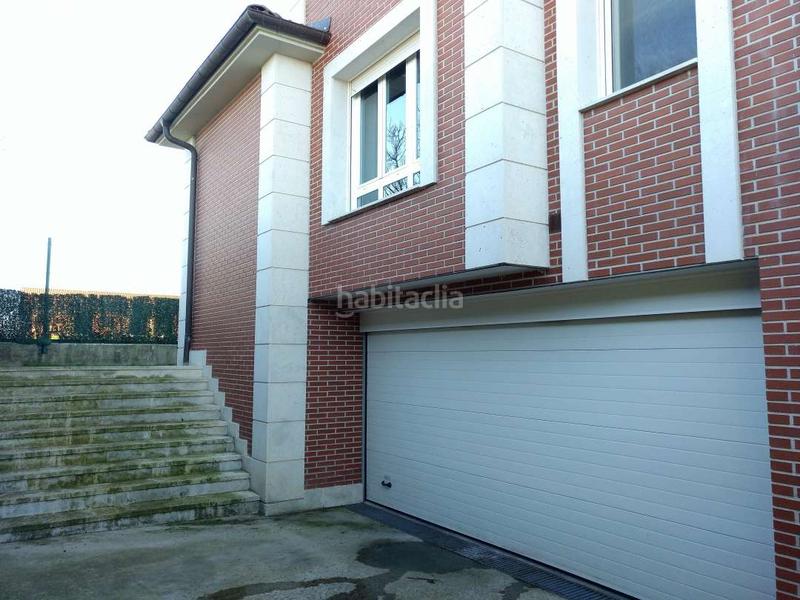Foto 5ae54ba0-ba7c-4fbb-ad1f-1db45f25ab80. Chalet impresionante chalet de lujo en el paseo de la carrera en Santo Domingo de la Calzada