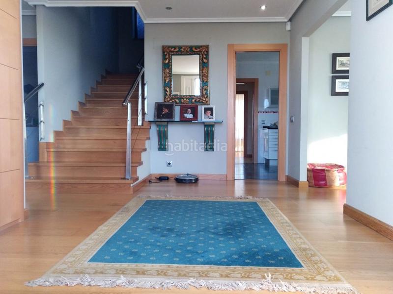 Foto e653588a-9b14-4a9e-bf62-5996e30ef9b1. Chalet impresionante chalet de lujo en el paseo de la carrera en Santo Domingo de la Calzada
