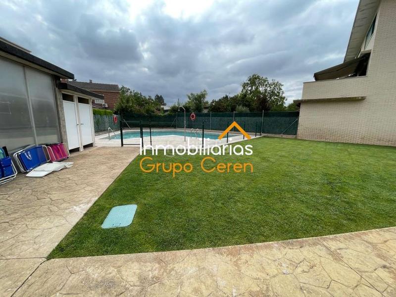 Foto b4dd3b0d-e5ac-4bdc-9aa3-aa4086b45ef5. Dúplex duplex con terraza y piscina para entrar a vivir en Alesanco