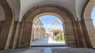 Casa a Santo Domingo de la Calzada. Invierte en este hogar para poder convertirlo en hospedaje rural