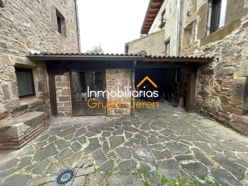 Foto cfaa55aa-b82e-48c0-953c-b2bc28671015. Piso espectacular bajo con amplio patio, en Valgañón