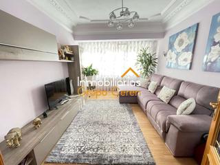 Piso en Santo Domingo de la Calzada. Vivienda con ascensor, tres habitaciones en el espolon para entr