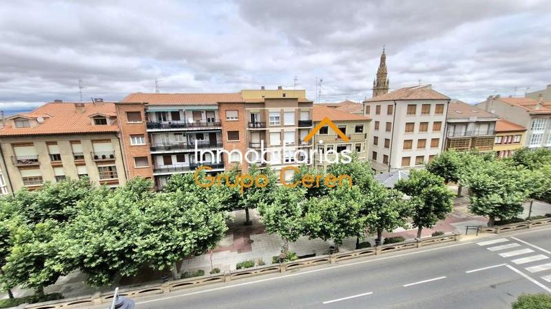 Foto 5da0ac59-f1d6-46cf-9cdc-82341654ee1f. Piso buscando una oportunidad única? no busques más! en Santo Domingo de la Calzada