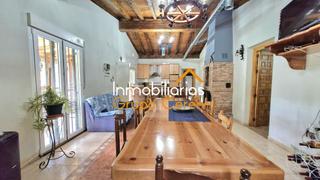 Chalet à Santo Domingo de la Calzada. Coqueto chalet en parcela rustica, ideal para los fines de seman