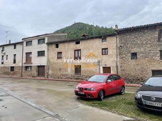 Casa a Ezcaray. Casa en plaza labradores, con reforma integral