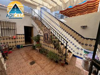 Haus  Calle san alberto. Casa en venta en dos hermanas