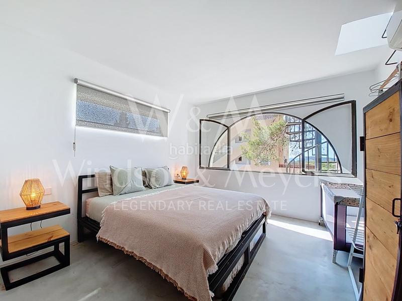 Foto ff29be3e-e9ed-4ad3-b81a-4f390c6ca524. Apartamento en calle grum de sal se vende piso 2 habitaciones con terraza y magníficas vistas en cala conta ibiza en Sant Josep de sa Talaia
