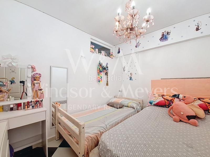 Foto 0a2614f9-1381-4f3f-ba83-e58c47174092. Piso en calle josep tur i llaneras 14 se vende piso de 3 habitaciones en cas serres con patio en Ibiza