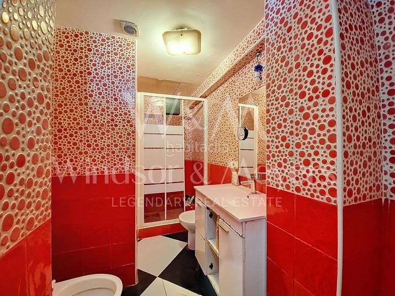 Foto 436ac048-ebac-4034-bbcf-c9b613719ee7. Piso en calle josep tur i llaneras 14 se vende piso de 3 habitaciones en cas serres con patio en Ibiza