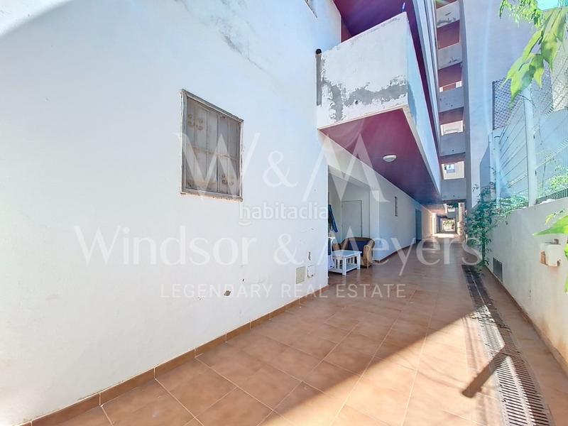 Foto b230f1c7-1727-424e-bdb4-44b9a658d412. Piso en calle josep tur i llaneras 14 se vende piso de 3 habitaciones en cas serres con patio en Ibiza