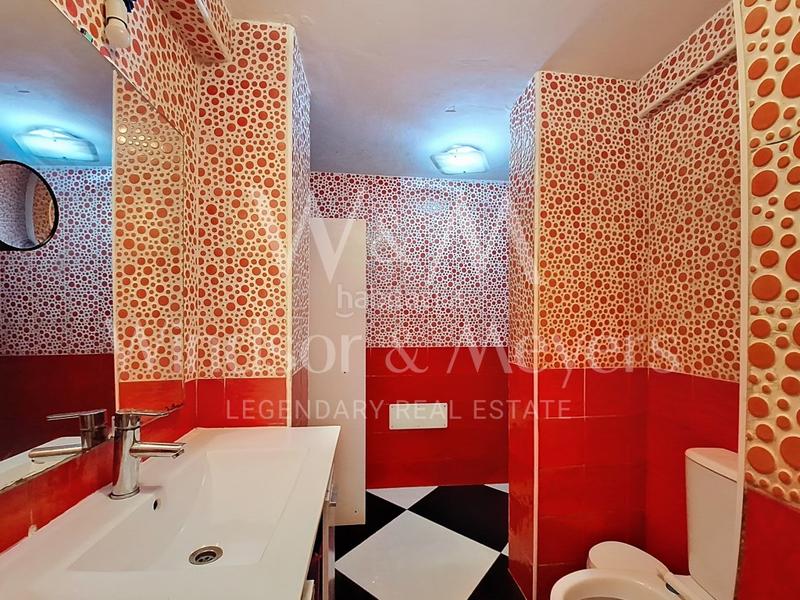 Foto ddd983f9-6f0f-49cc-a358-6e032ff577aa. Piso en calle josep tur i llaneras 14 se vende piso de 3 habitaciones en cas serres con patio en Ibiza